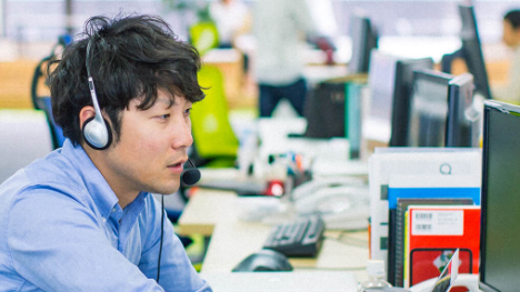 レポートとミーティングで、施策の進捗と成果を定期的に報告